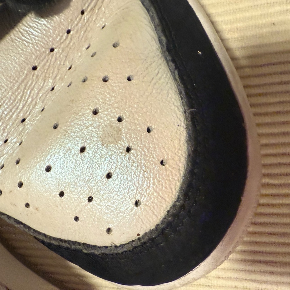 Jordan Kids Sneakers Black and White - Picture 4 of 12